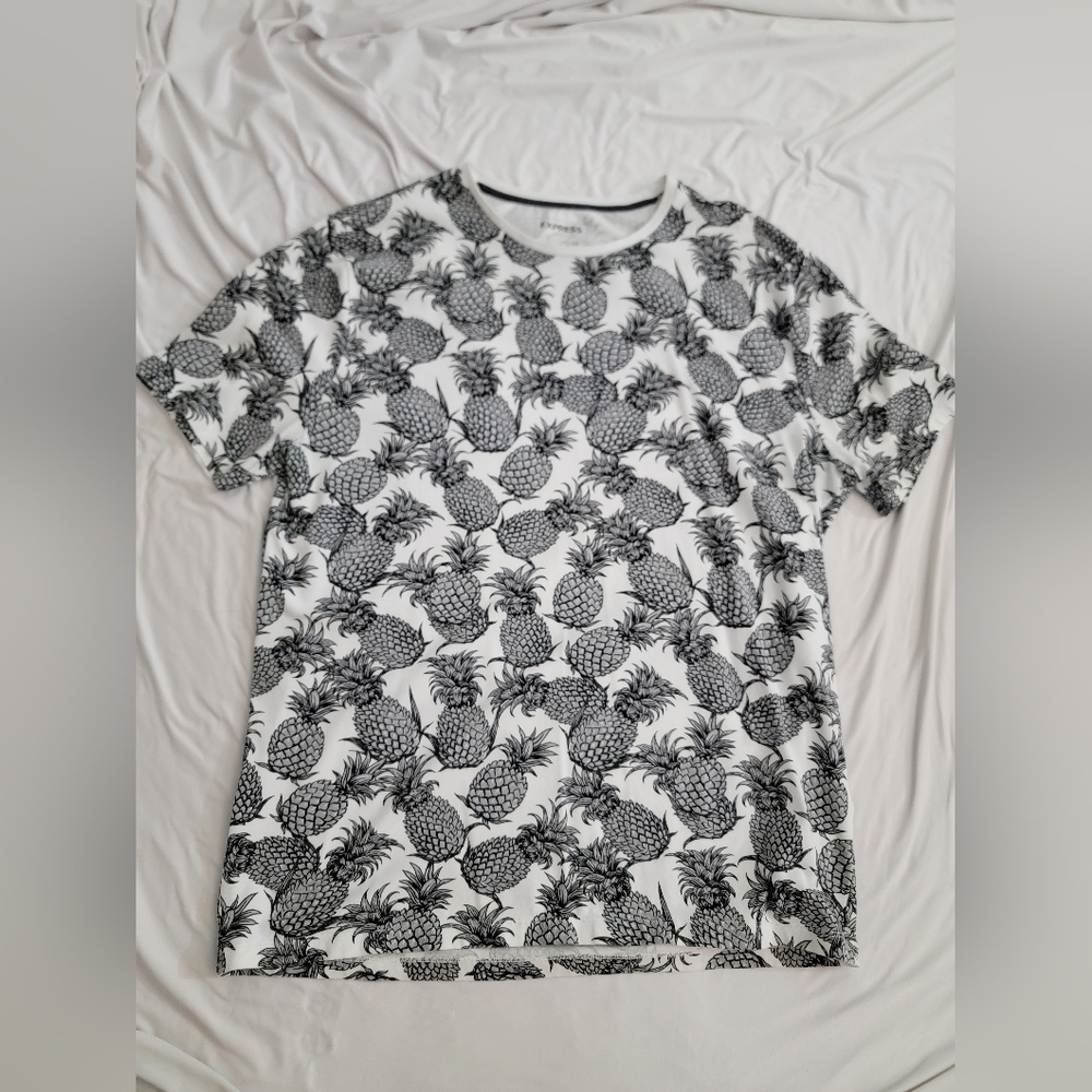 Express pineapple t-shirt